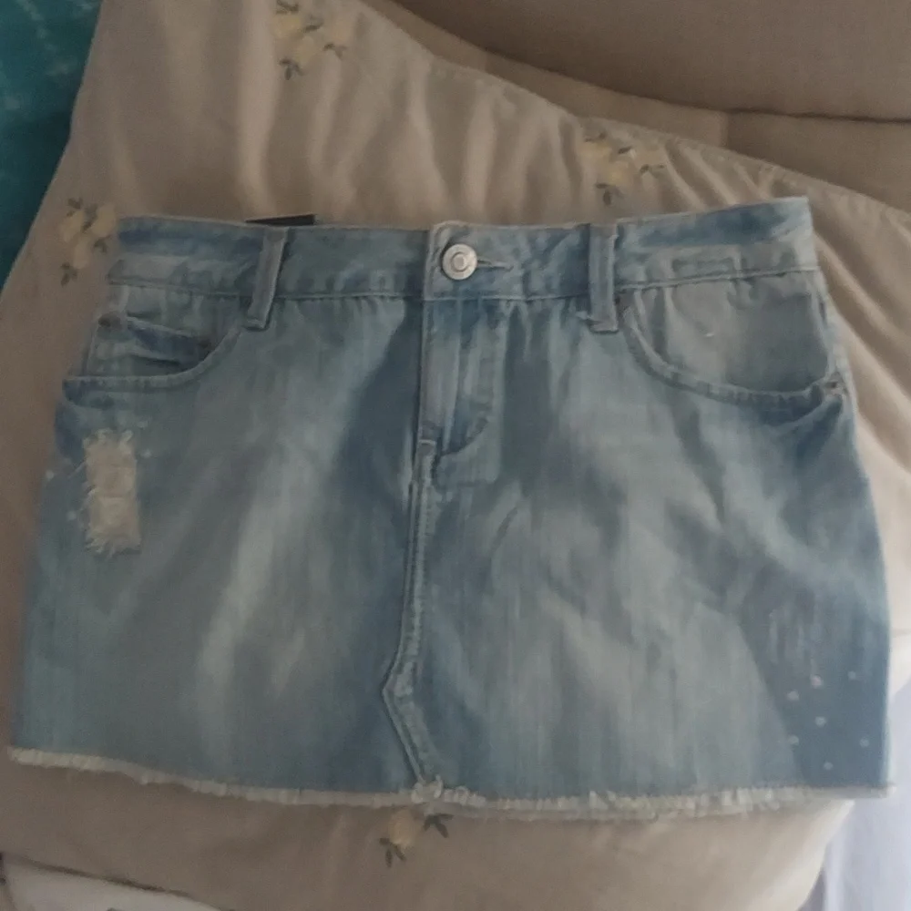 Rue21 Blue denim distressed Mini Skirt Sz 5/6 New